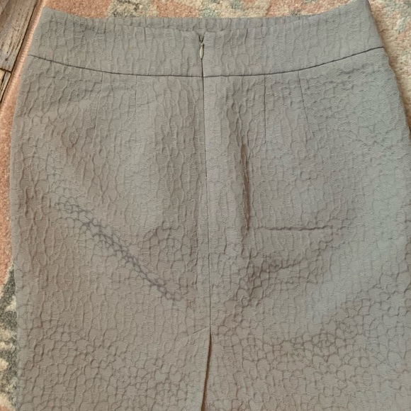 Loft Skirt - Picture 2 of 3